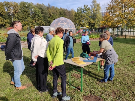 Kompostiranje po biodinamični metodi (foto: Staša Polajnar)